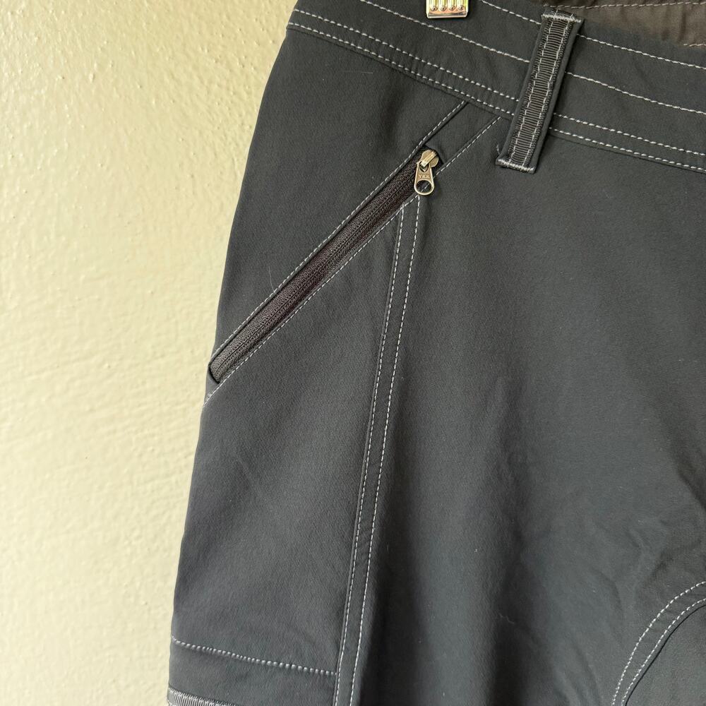 Kuhl Black size 4P Destroyr cargo pant and zippered pockets Size 4P - Picture 7 of 12